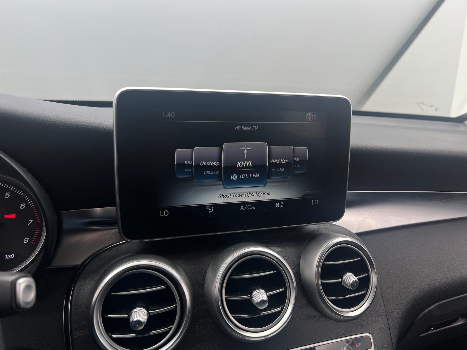 Thumbnail: 2016 Mercedes-Benz GLC - 3