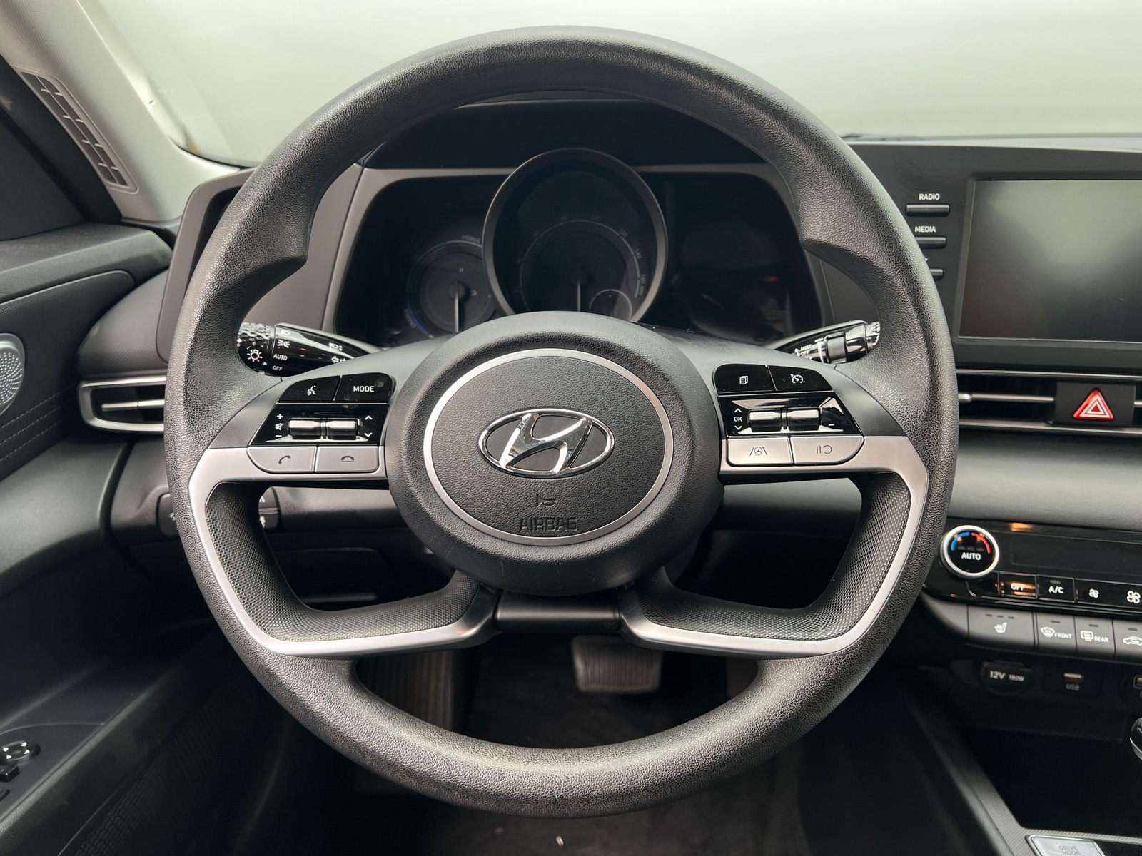 Thumbnail: 2023 Hyundai Elantra - 5