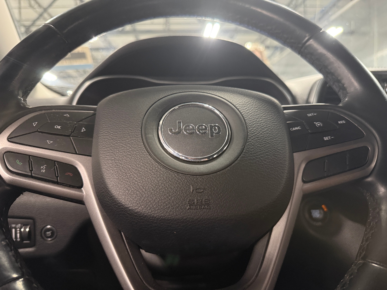 Thumbnail: 2019 Jeep Cherokee - 4