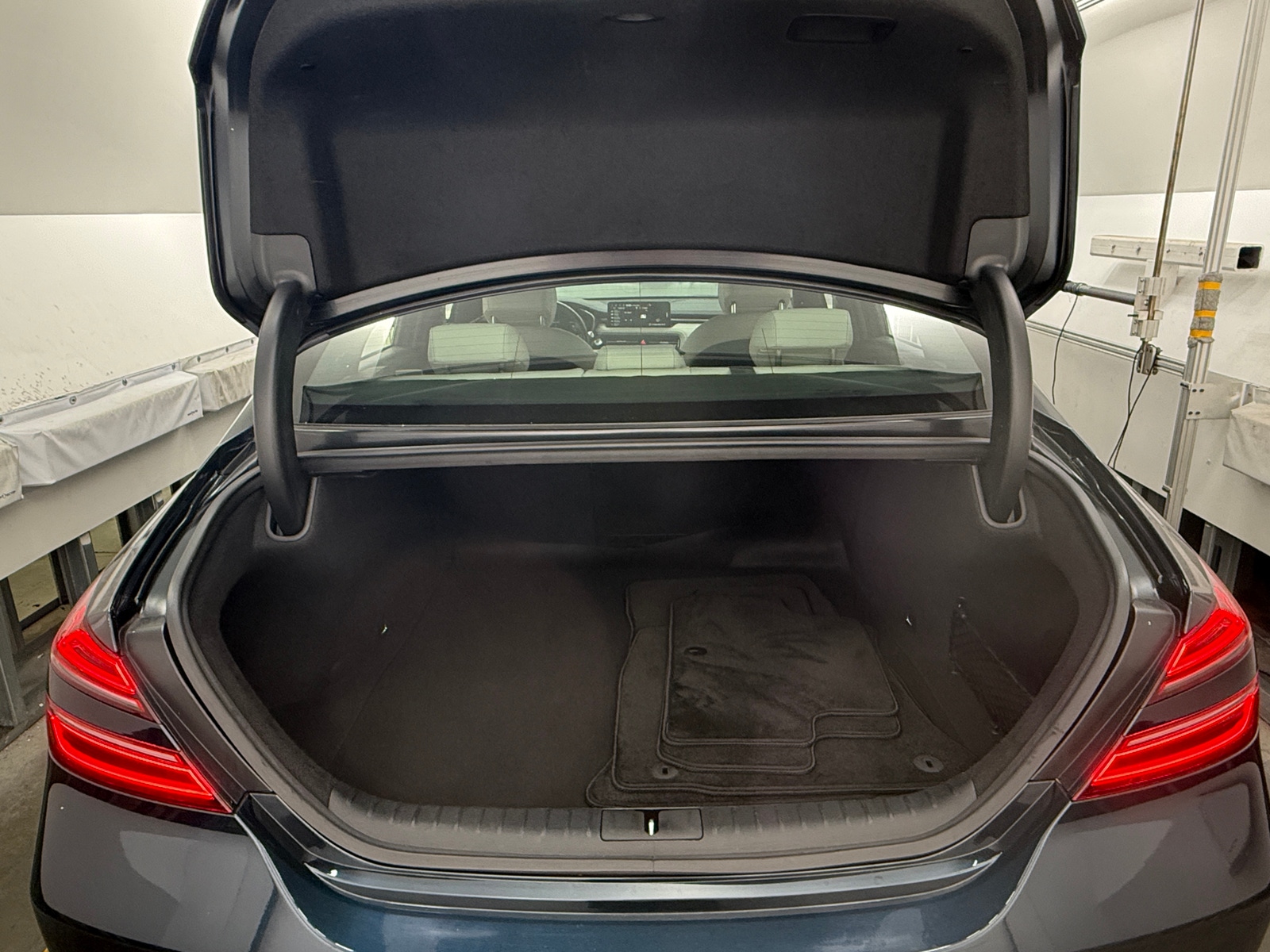 Thumbnail: 2025 Genesis G70 - 6