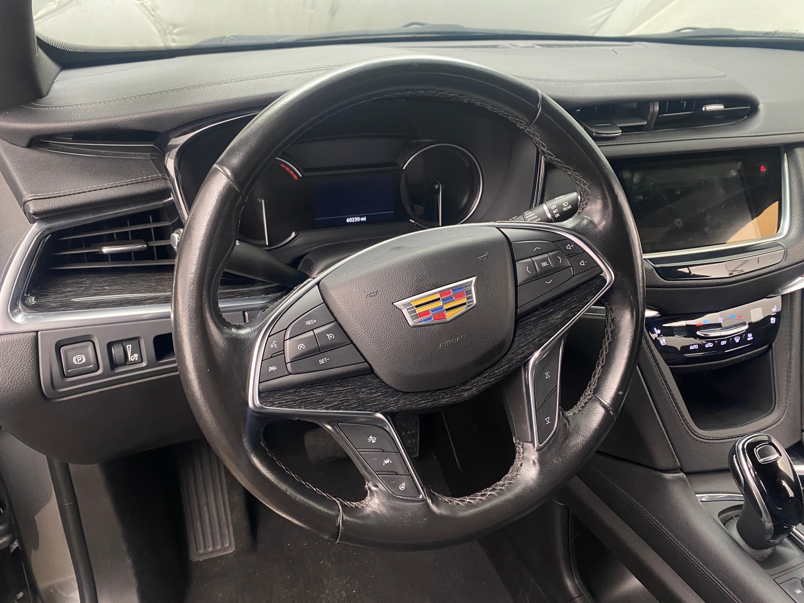 Thumbnail: 2023 Cadillac XT5 - 4