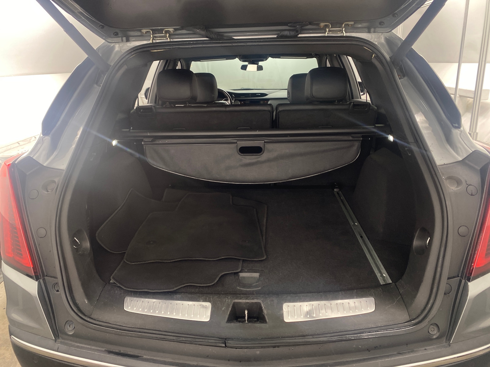 Thumbnail: 2023 Cadillac XT5 - 6