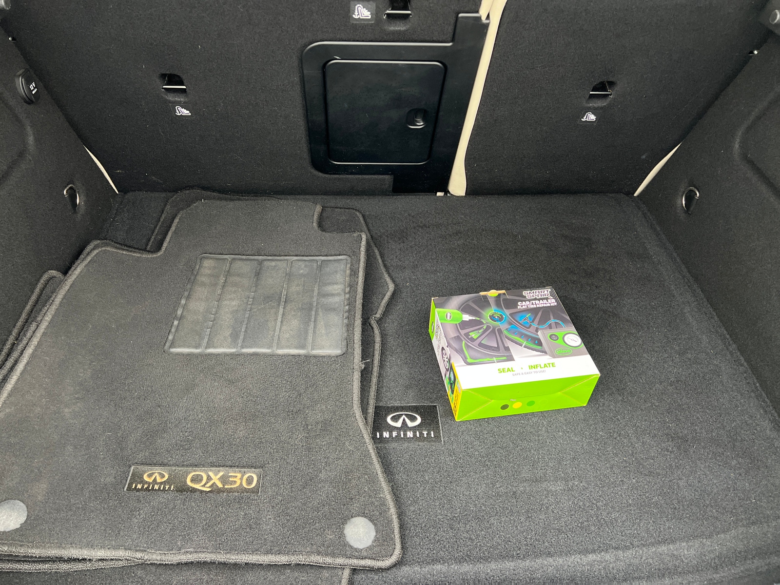 Thumbnail: 2017 INFINITI QX30 - 6