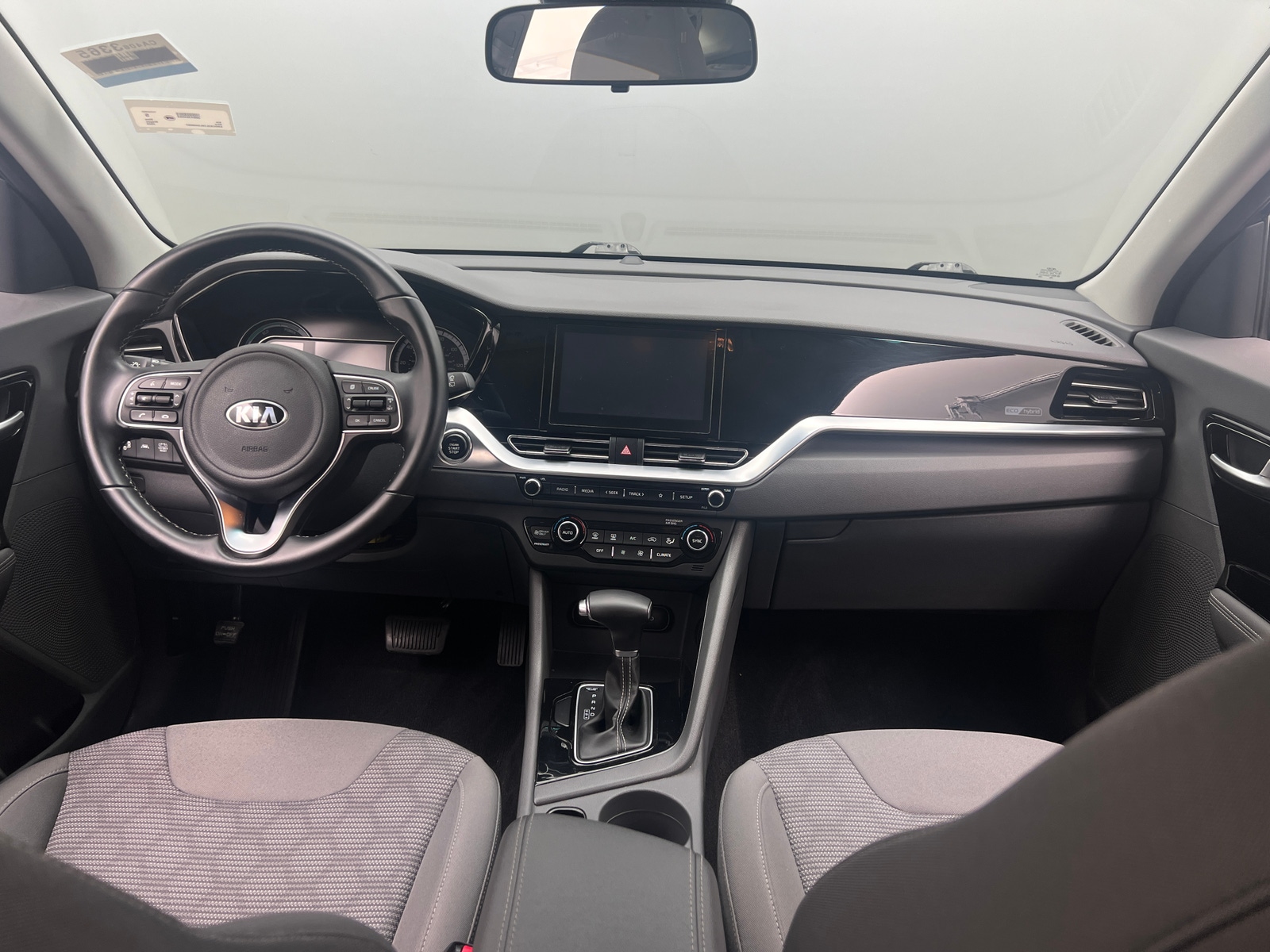 Thumbnail: 2020 Kia Niro - 3