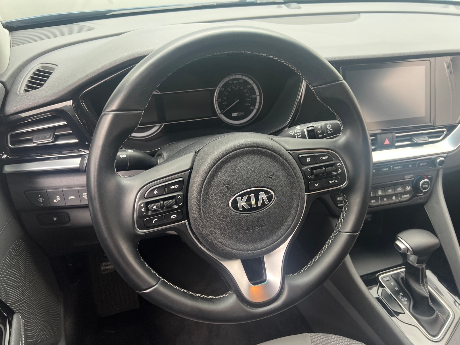 Thumbnail: 2020 Kia Niro - 5