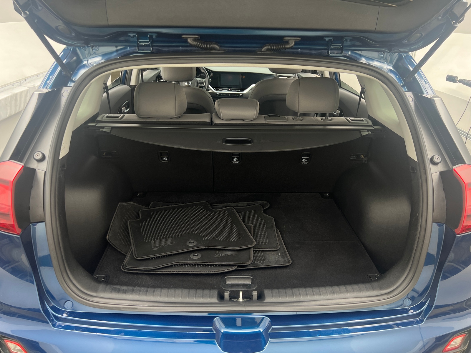 Thumbnail: 2020 Kia Niro - 7