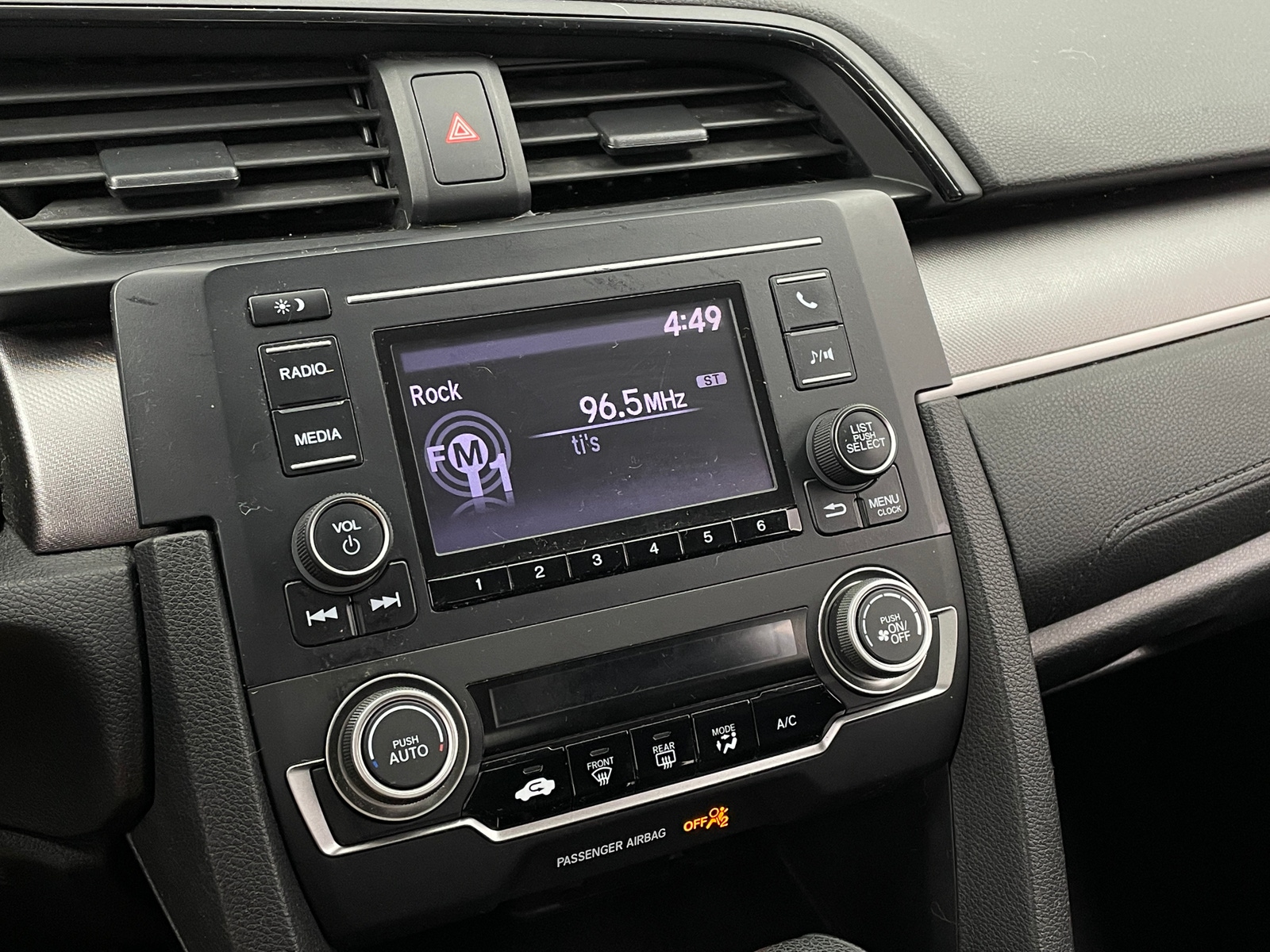 Thumbnail: 2016 Honda Civic - 4