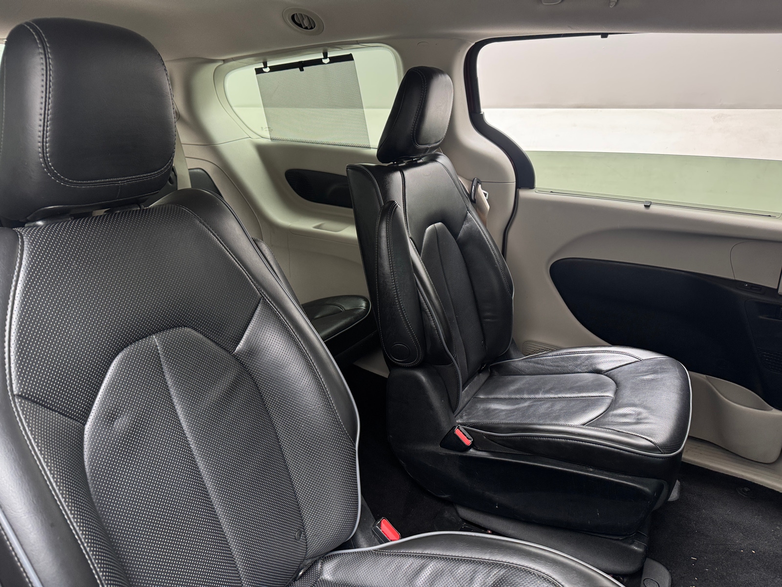 Thumbnail: 2018 Chrysler Pacifica - 5