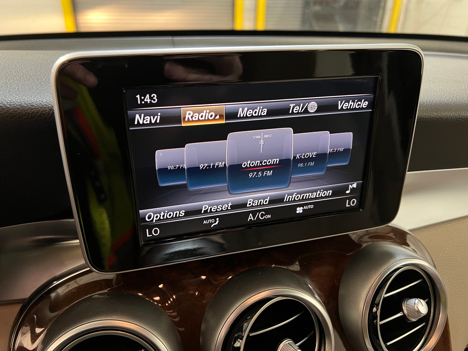 Thumbnail: 2018 Mercedes-Benz GLC - 3