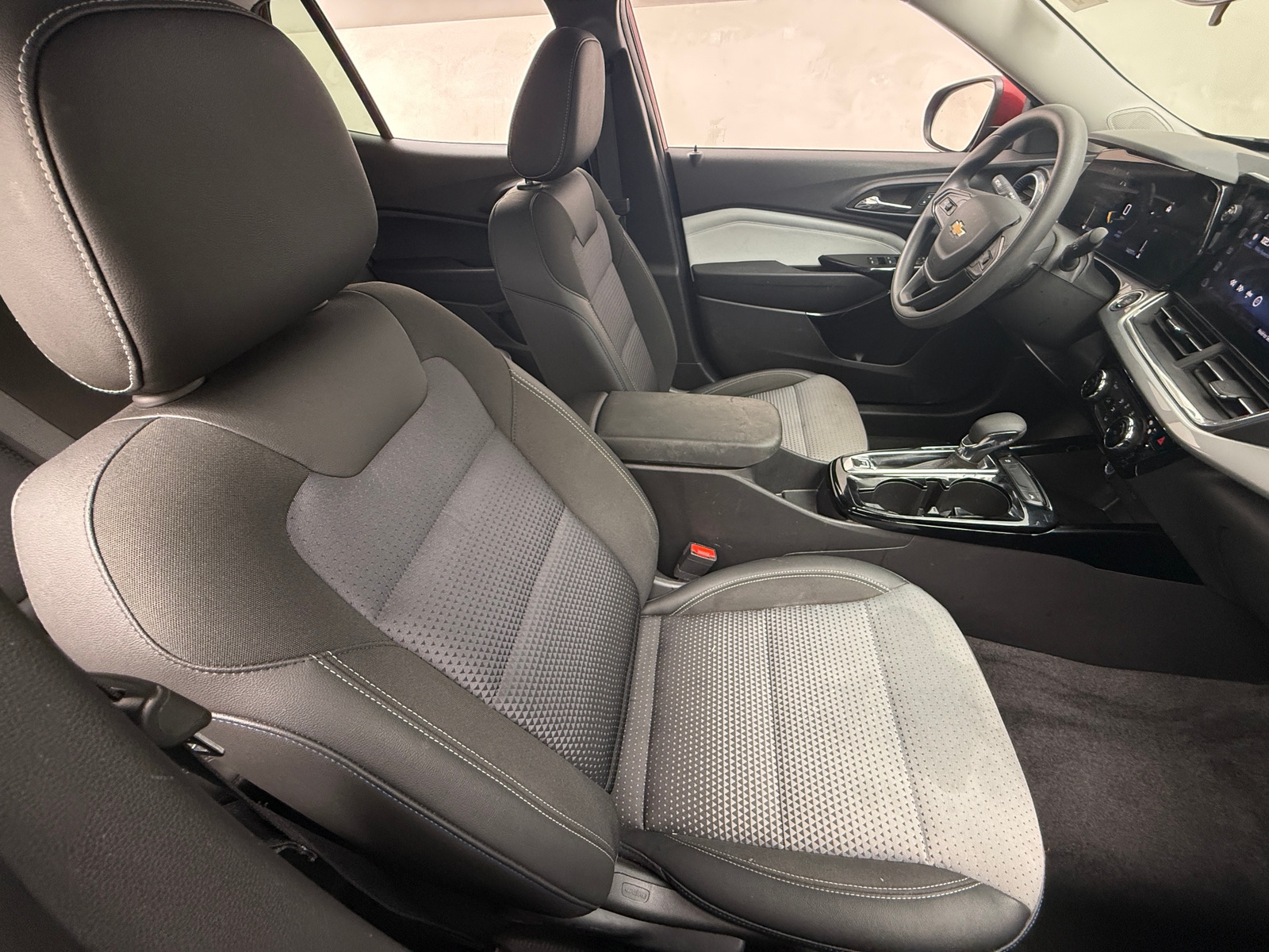 Thumbnail: 2025 Chevrolet Trax - 2