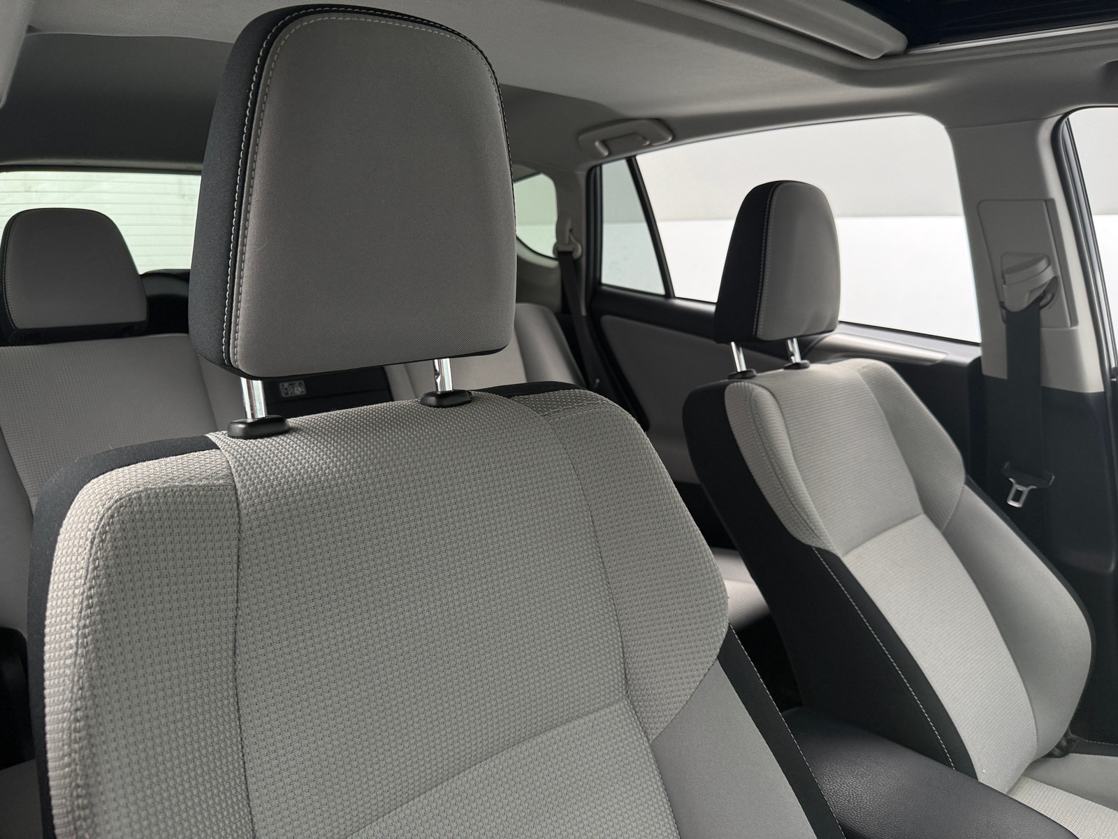 Thumbnail: 2016 Toyota RAV4 - 2