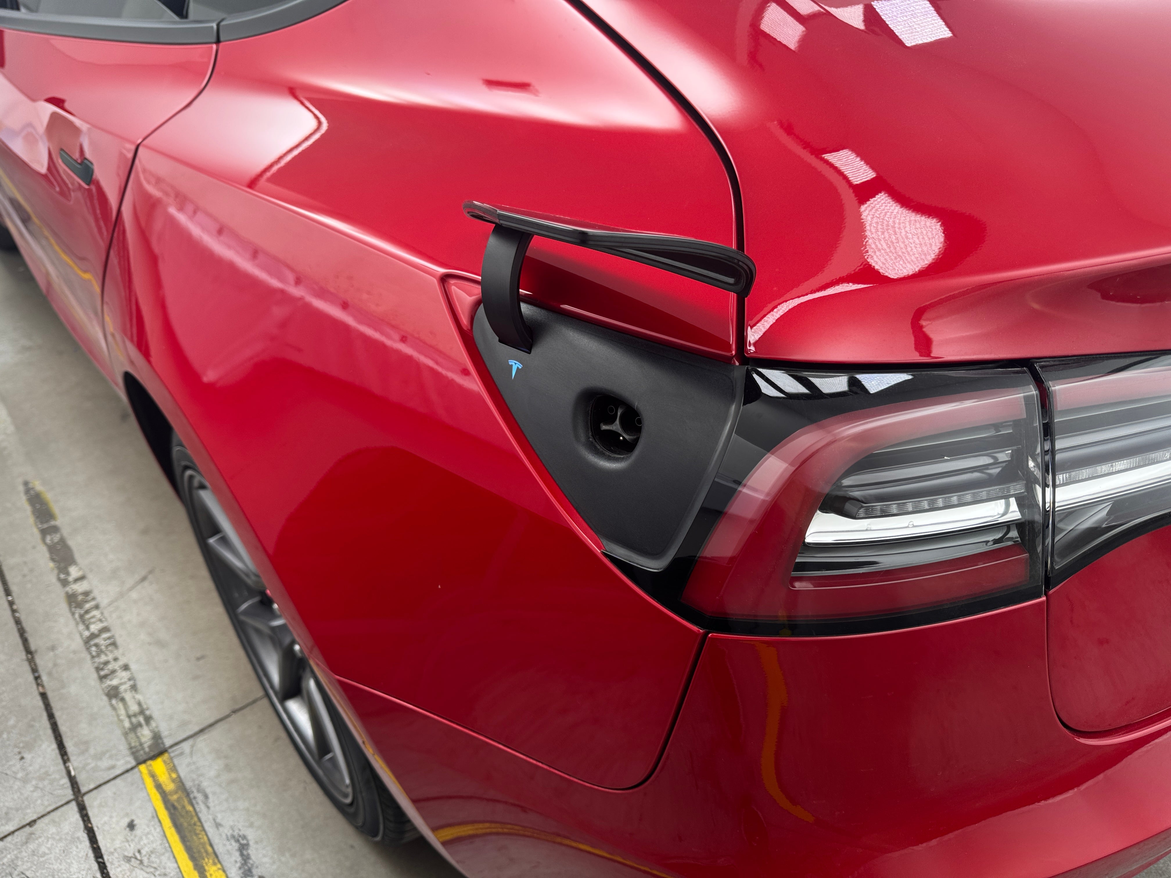 Used 2022 Tesla Model 3 Long Range with VIN 5YJ3E1EBXNF136756 for sale in Oak Creek, WI