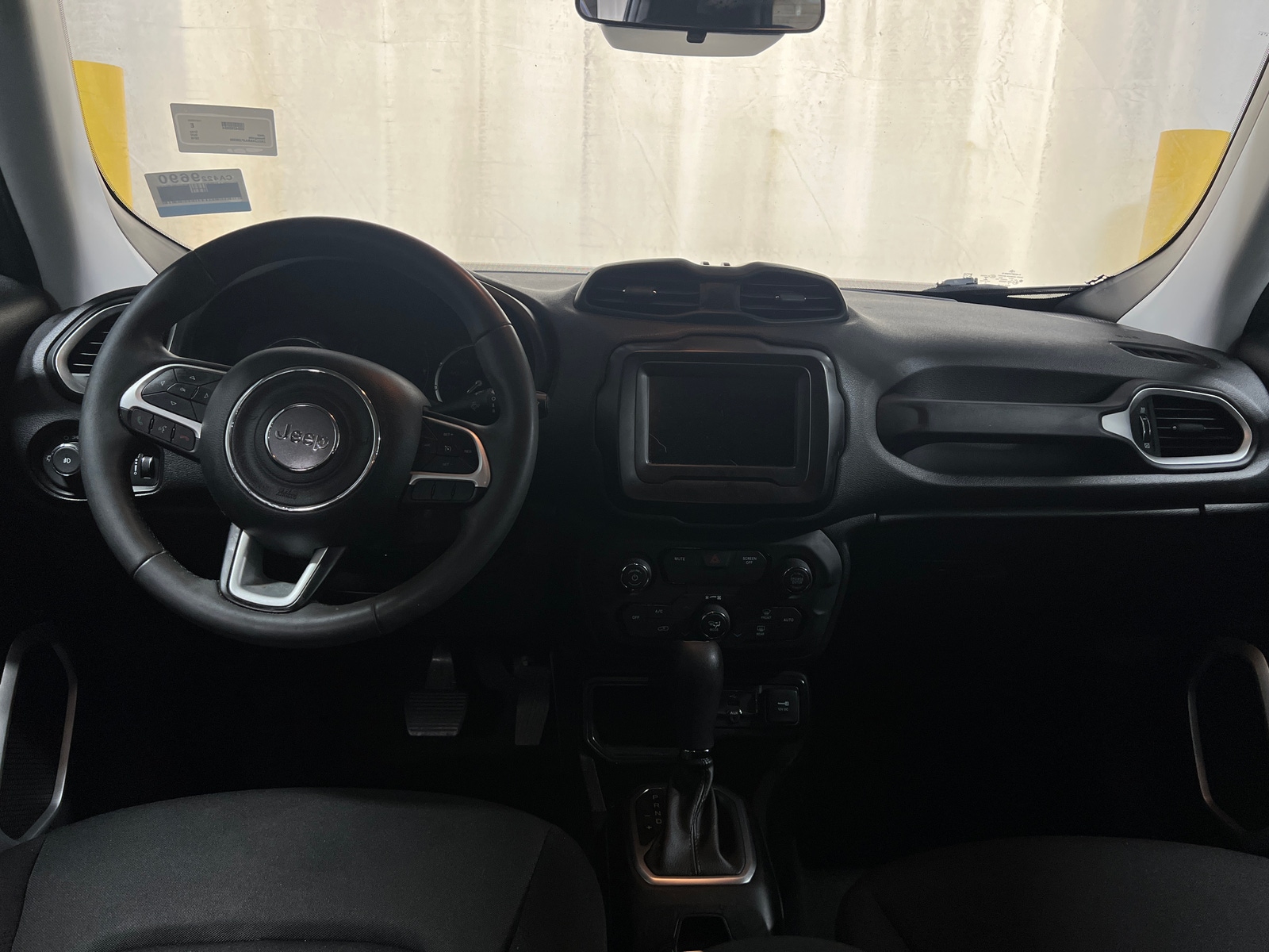 Thumbnail: 2018 Jeep Renegade - 3