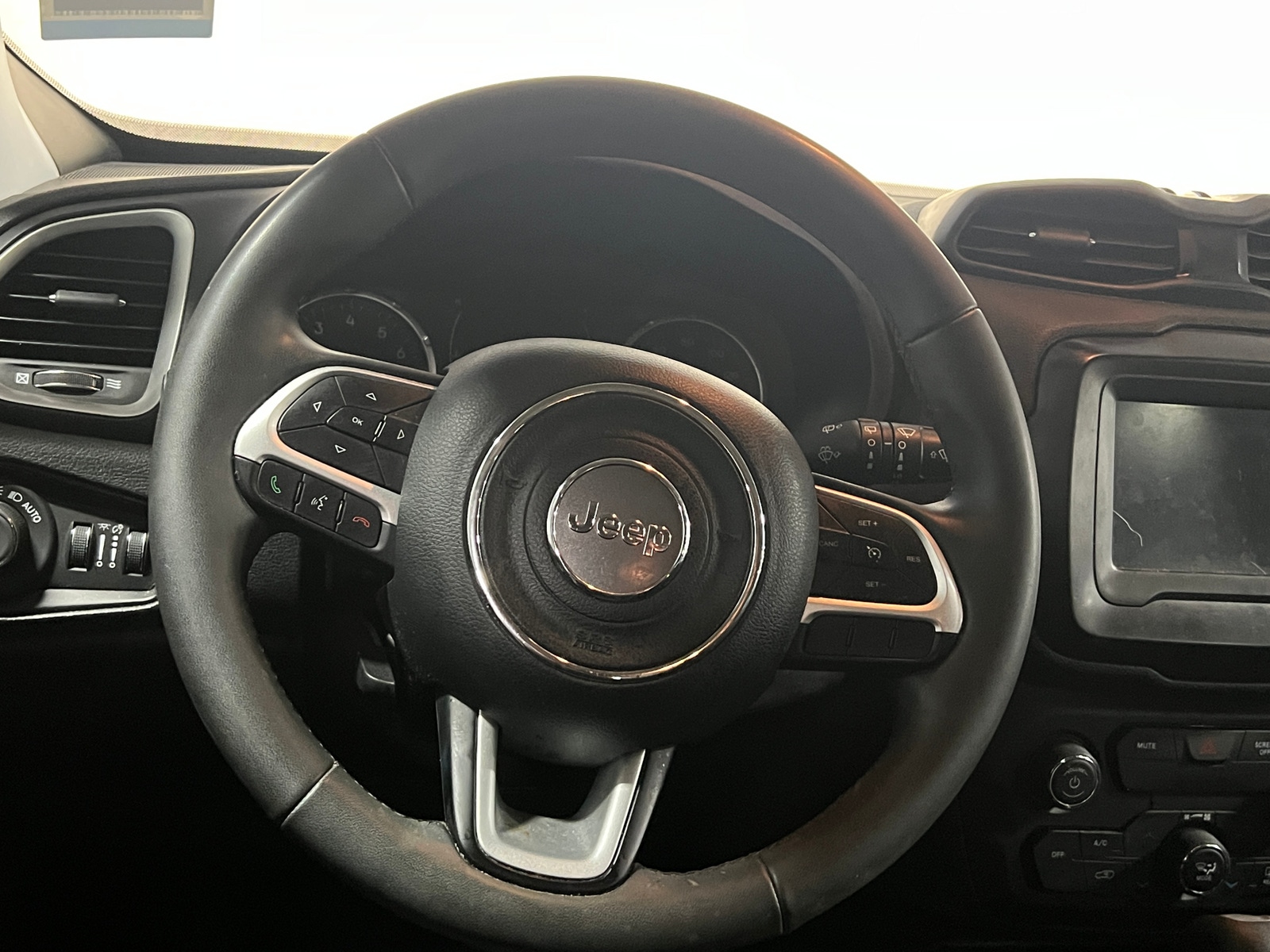 Thumbnail: 2018 Jeep Renegade - 5