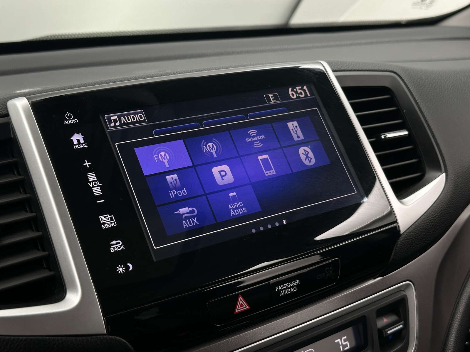 Thumbnail: 2018 Honda Pilot - 3