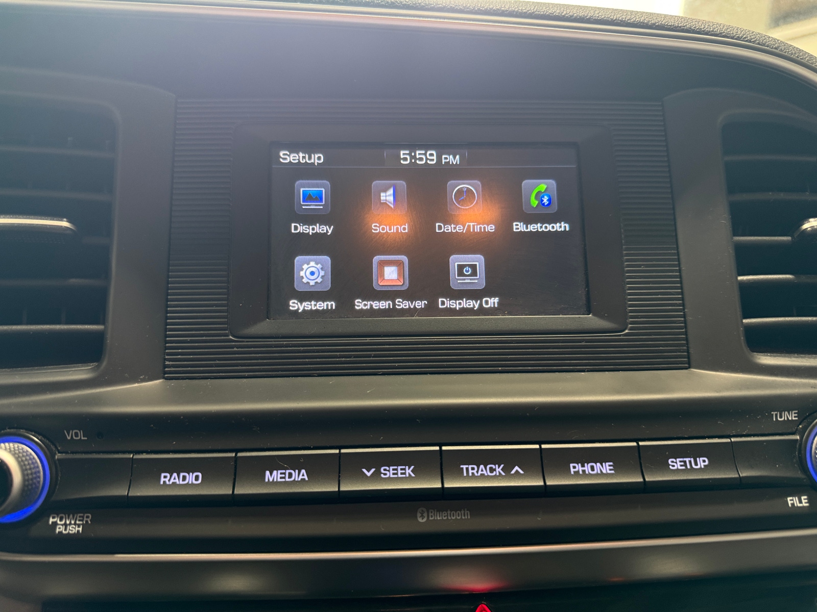 Thumbnail: 2020 Hyundai Elantra - 4