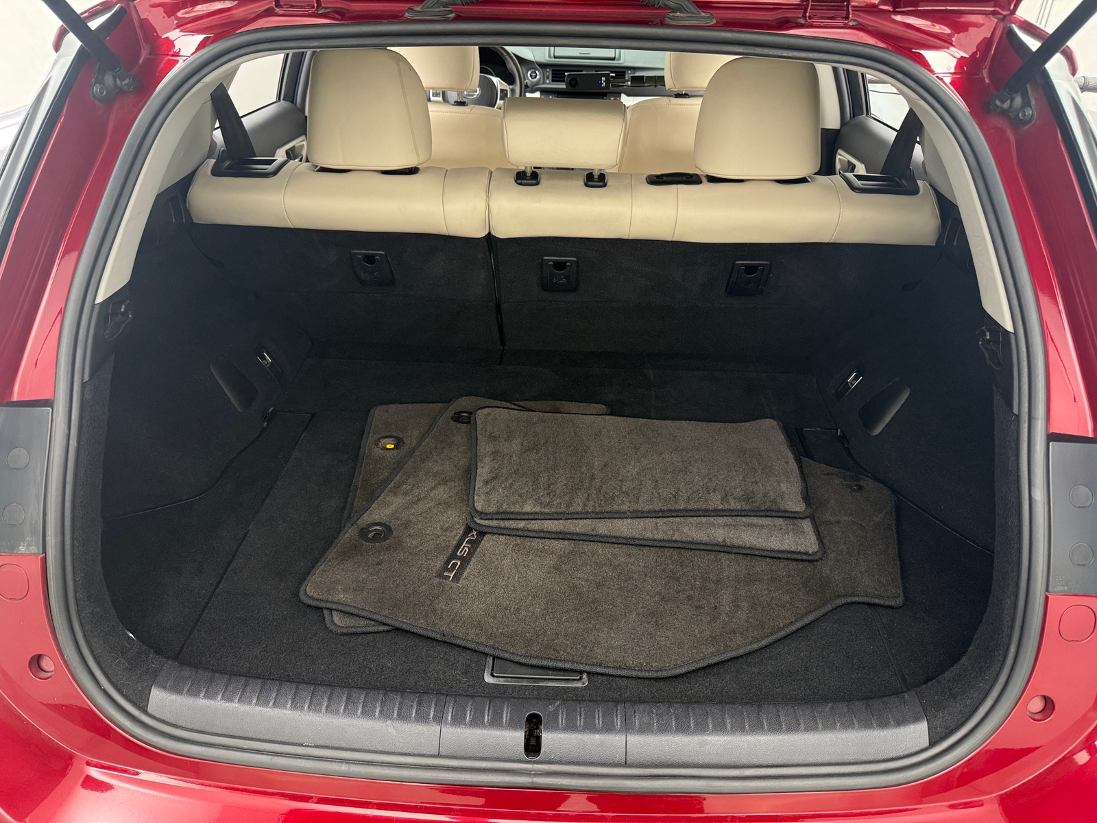 Thumbnail: 2012 Lexus CT - 6