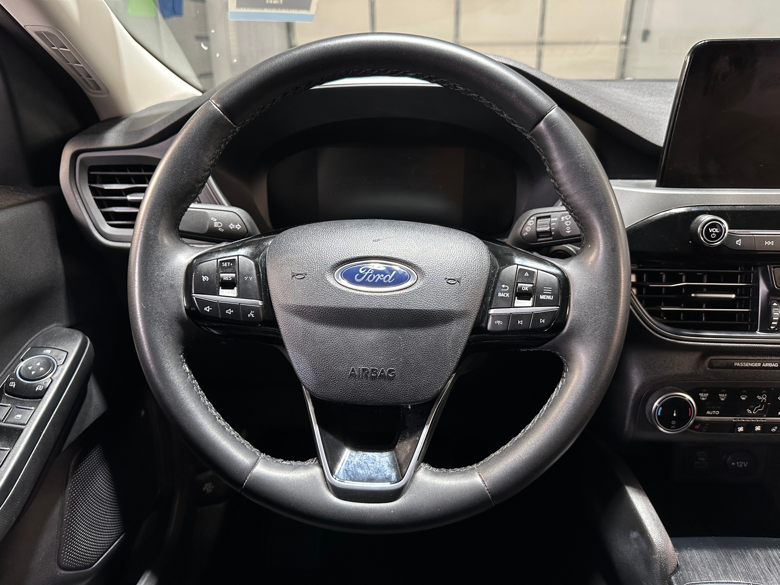 Thumbnail: 2023 Ford Escape - 5