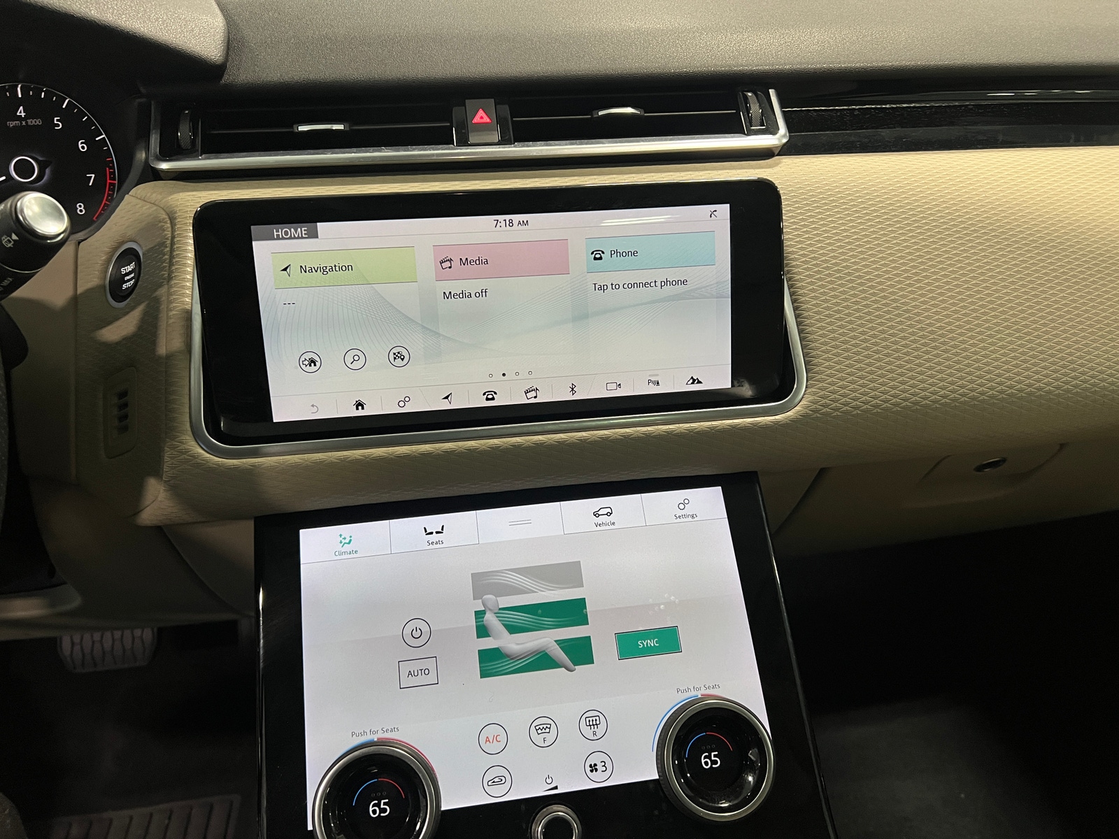 Thumbnail: 2019 Land Rover Range Rover Velar - 3