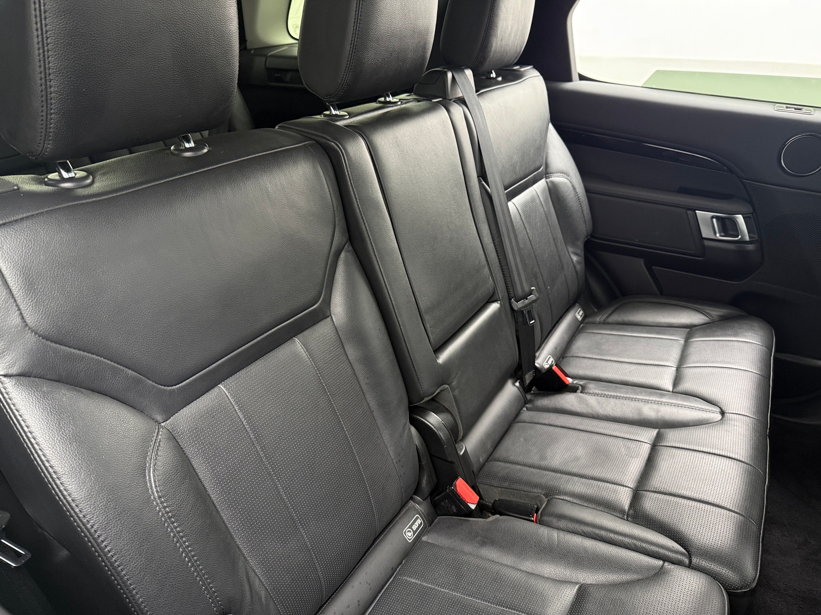 Thumbnail: 2018 Land Rover Discovery - 5