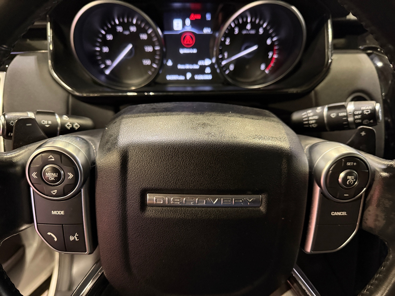 Thumbnail: 2018 Land Rover Discovery - 4