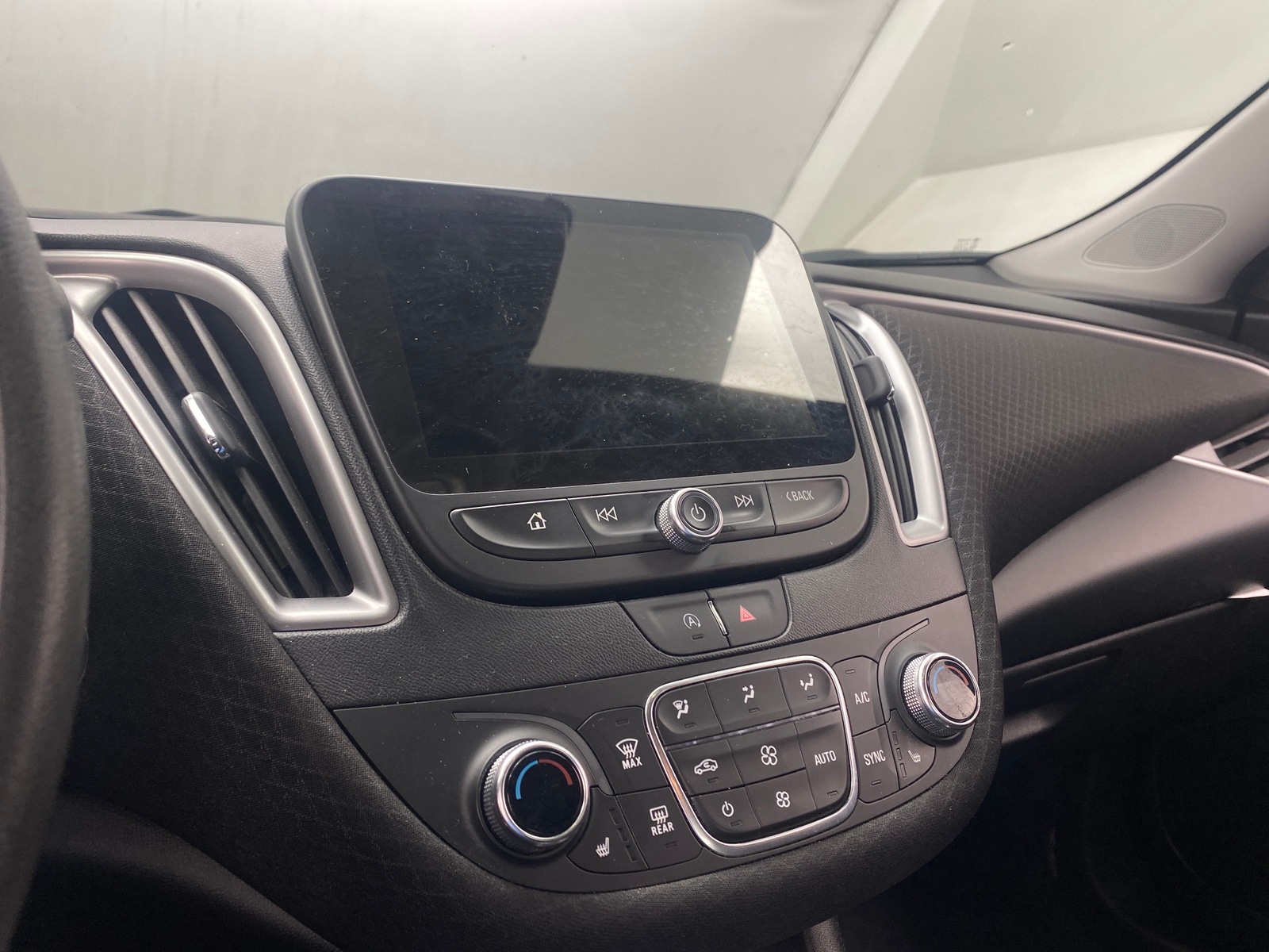 Thumbnail: 2024 Chevrolet Malibu - 4