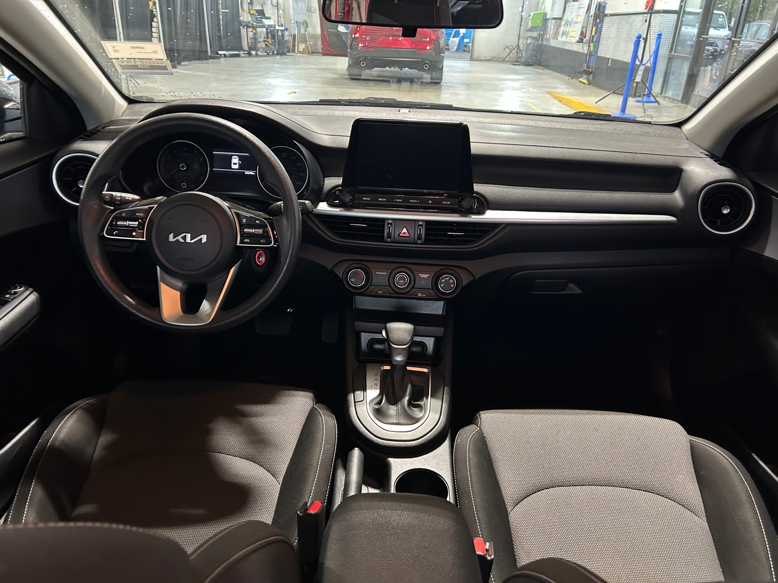 Thumbnail: 2024 Kia Forte - 3