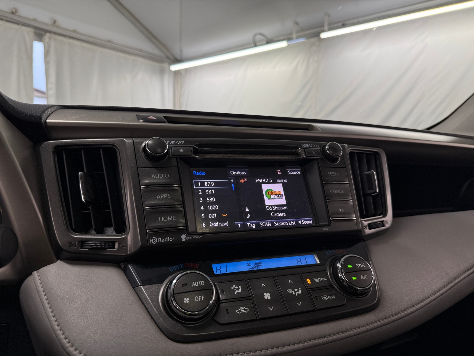 Thumbnail: 2014 Toyota RAV4 - 4