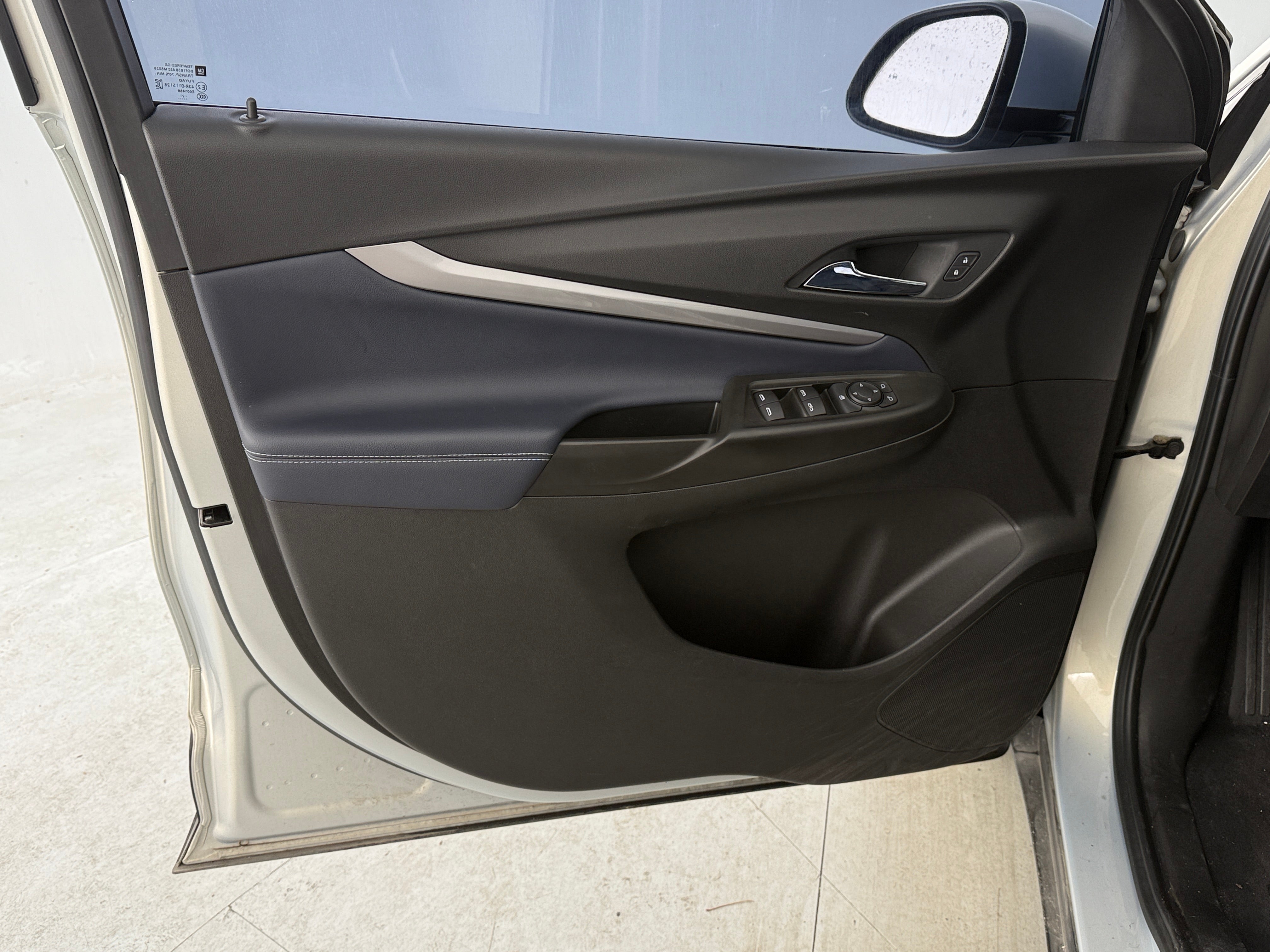 Used 2022 Chevrolet Bolt EUV Premier with VIN 1G1FZ6S00N4108692 for sale in Oak Creek, WI