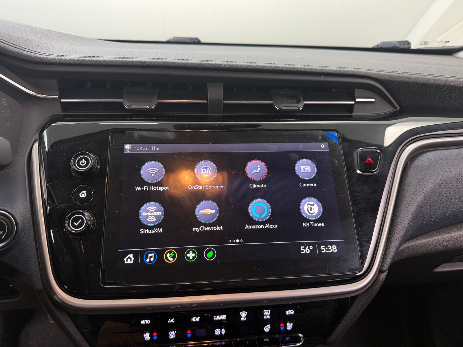 Thumbnail: 2022 Chevrolet Bolt EUV - 3