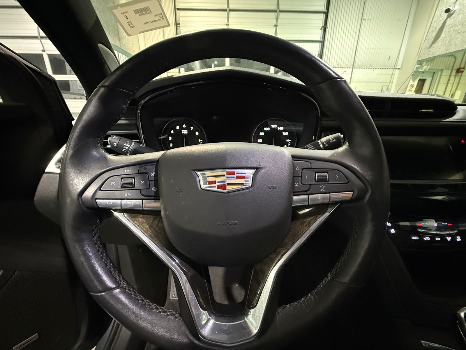 Thumbnail: 2020 Cadillac XT6 - 4