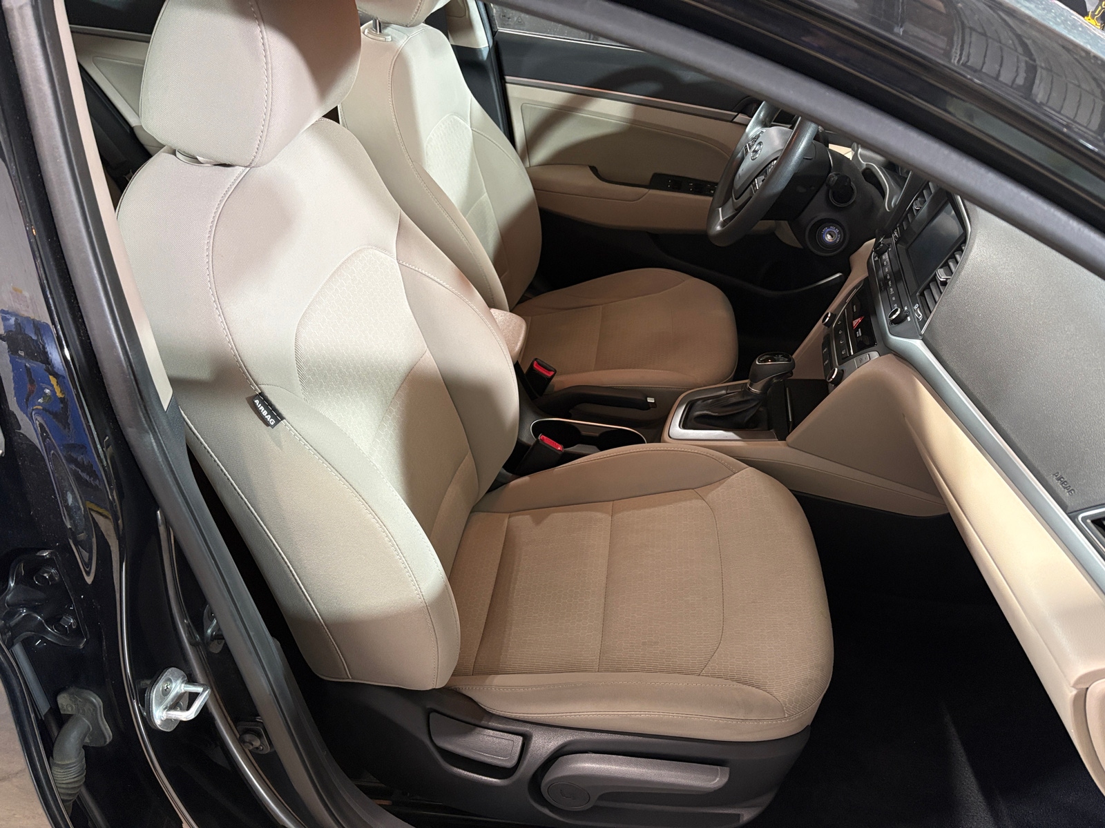 Thumbnail: 2017 Hyundai Elantra - 2