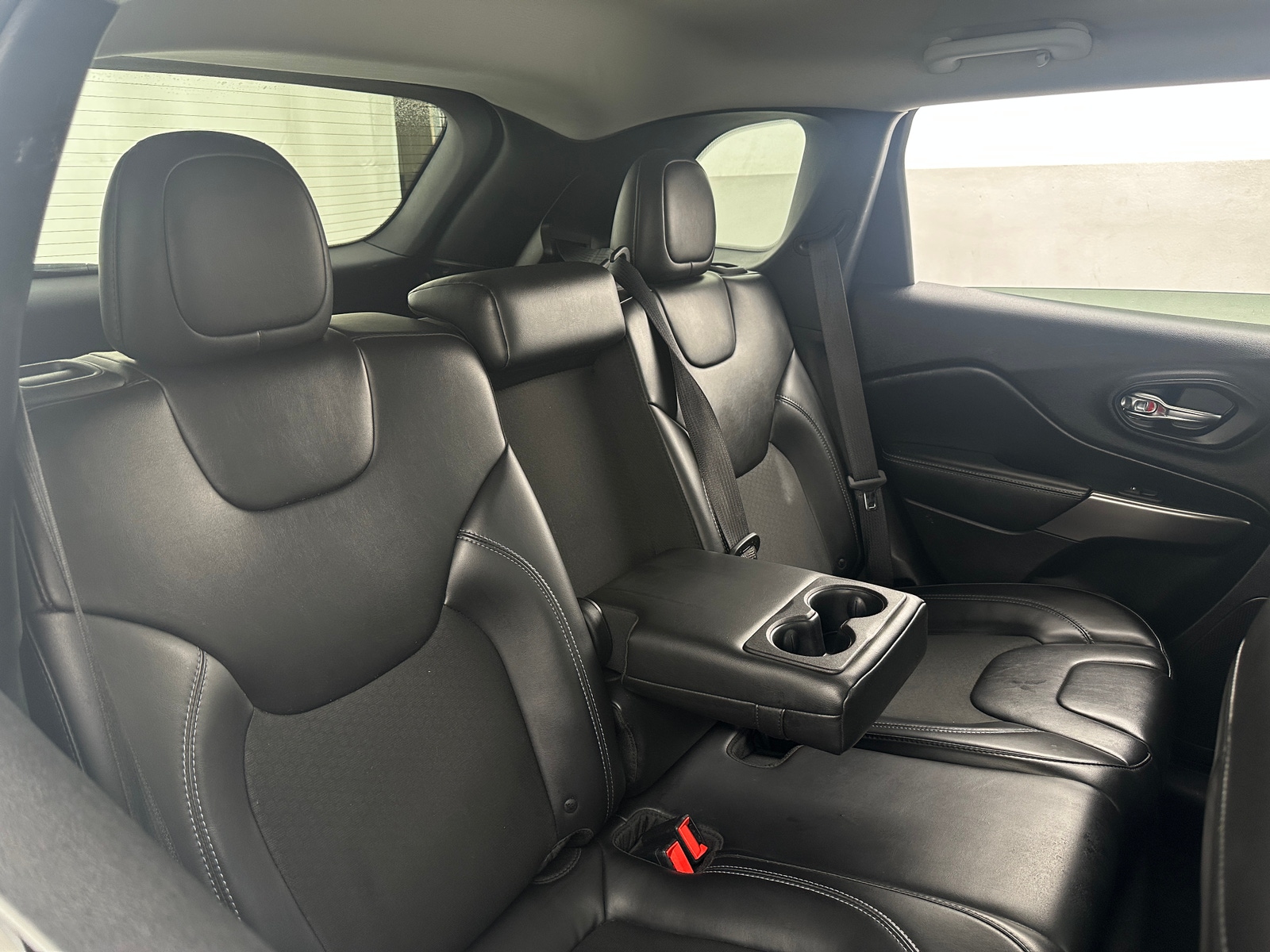 Thumbnail: 2019 Jeep Cherokee - 6