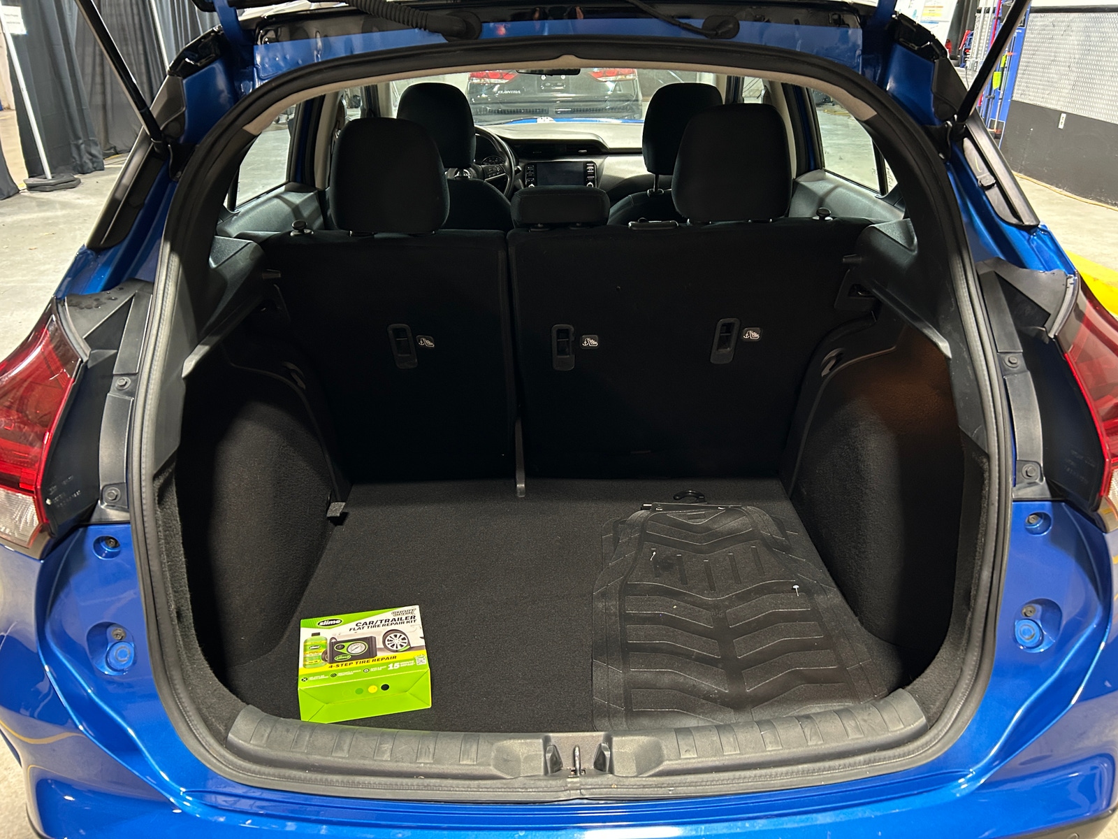 Thumbnail: 2023 Nissan Kicks - 7