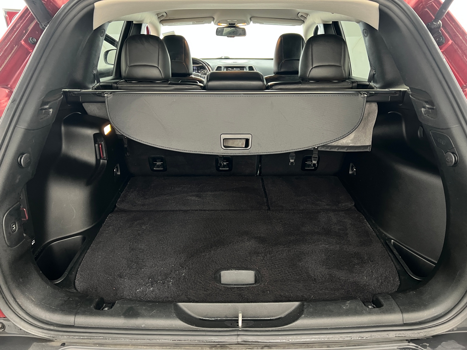 Thumbnail: 2018 Jeep Cherokee - 6