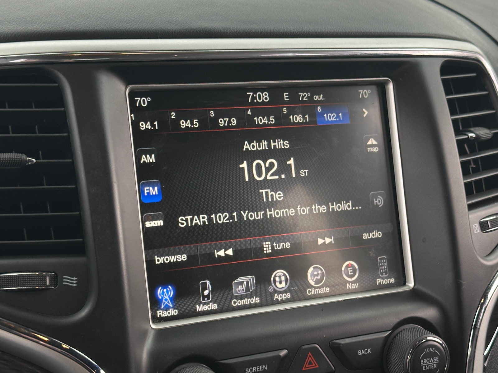 Thumbnail: 2016 Jeep Grand Cherokee - 3