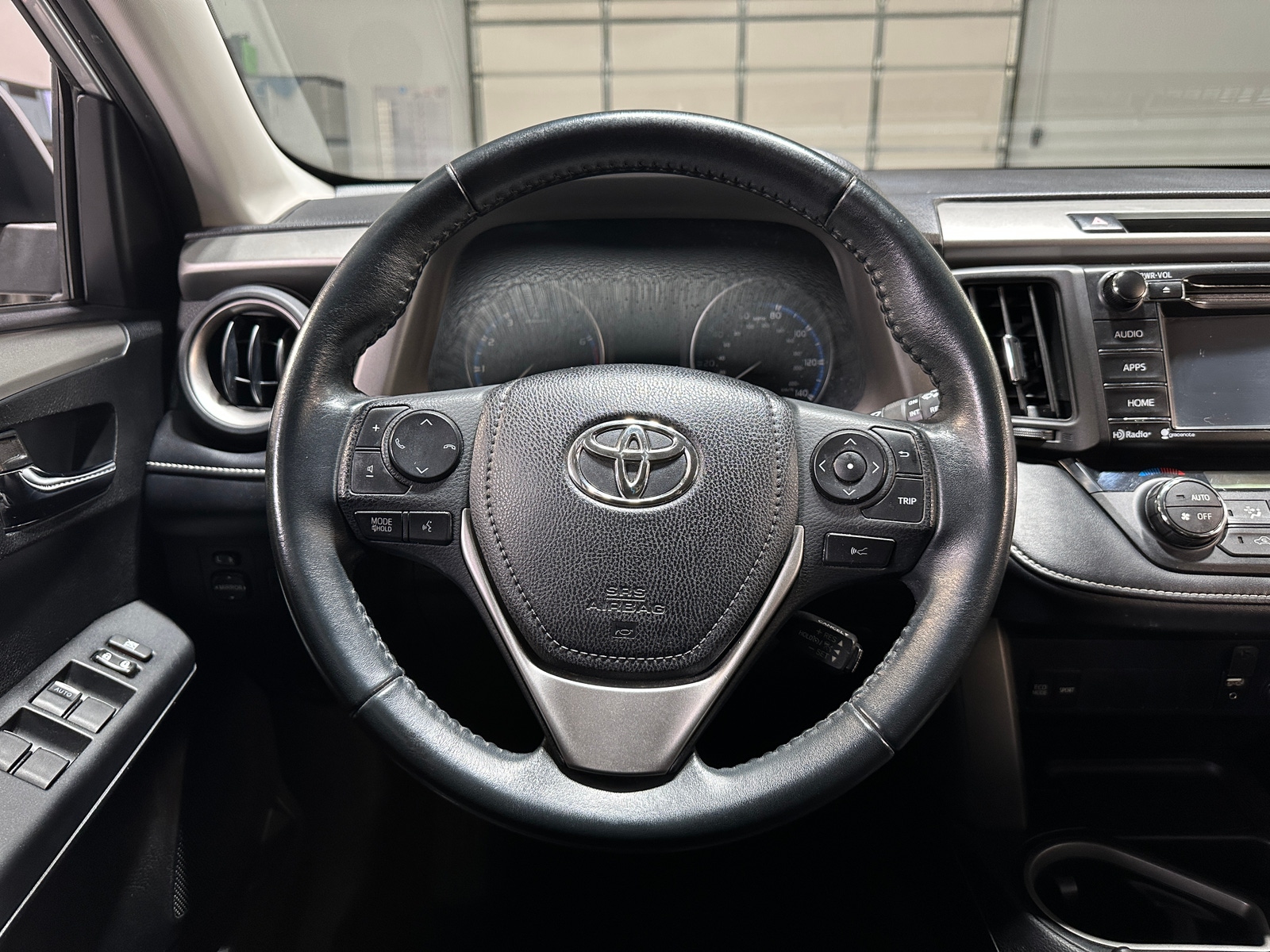 Thumbnail: 2017 Toyota RAV4 - 5