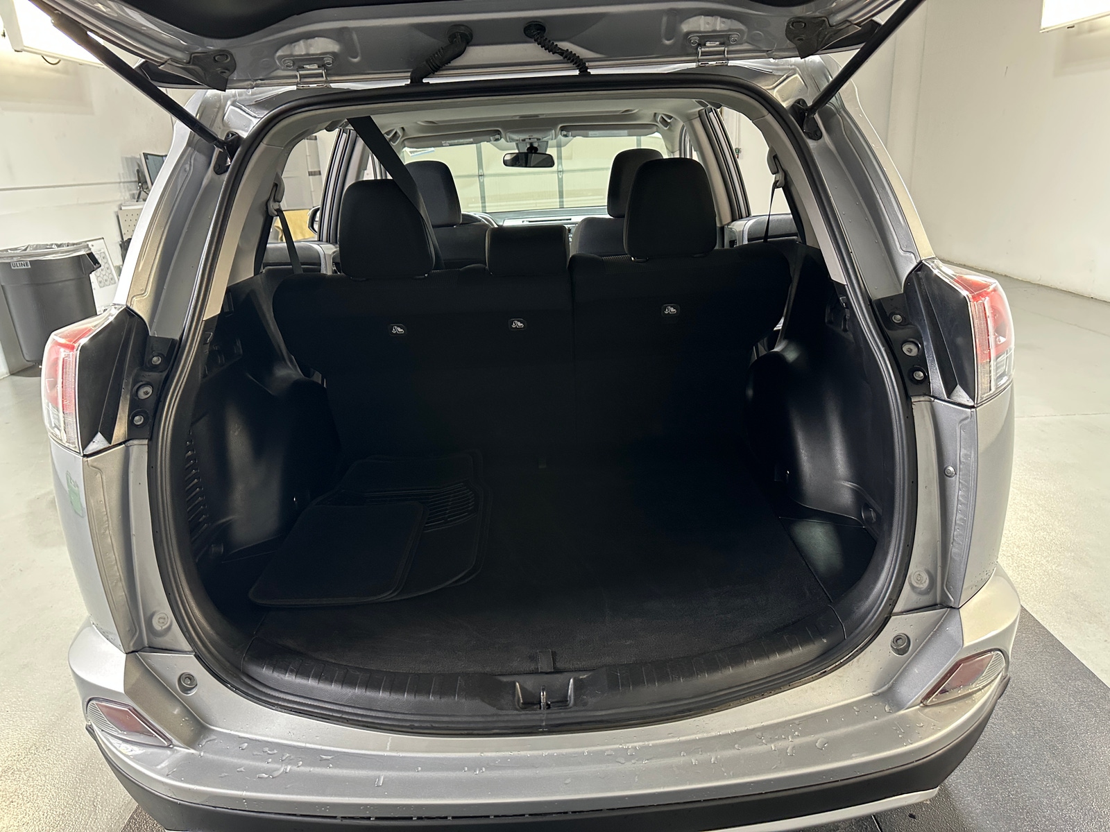 Thumbnail: 2017 Toyota RAV4 - 7