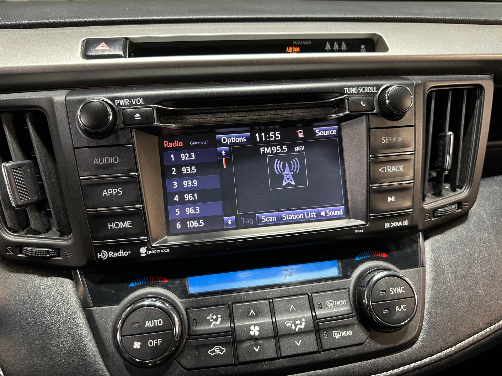 Thumbnail: 2017 Toyota RAV4 - 4