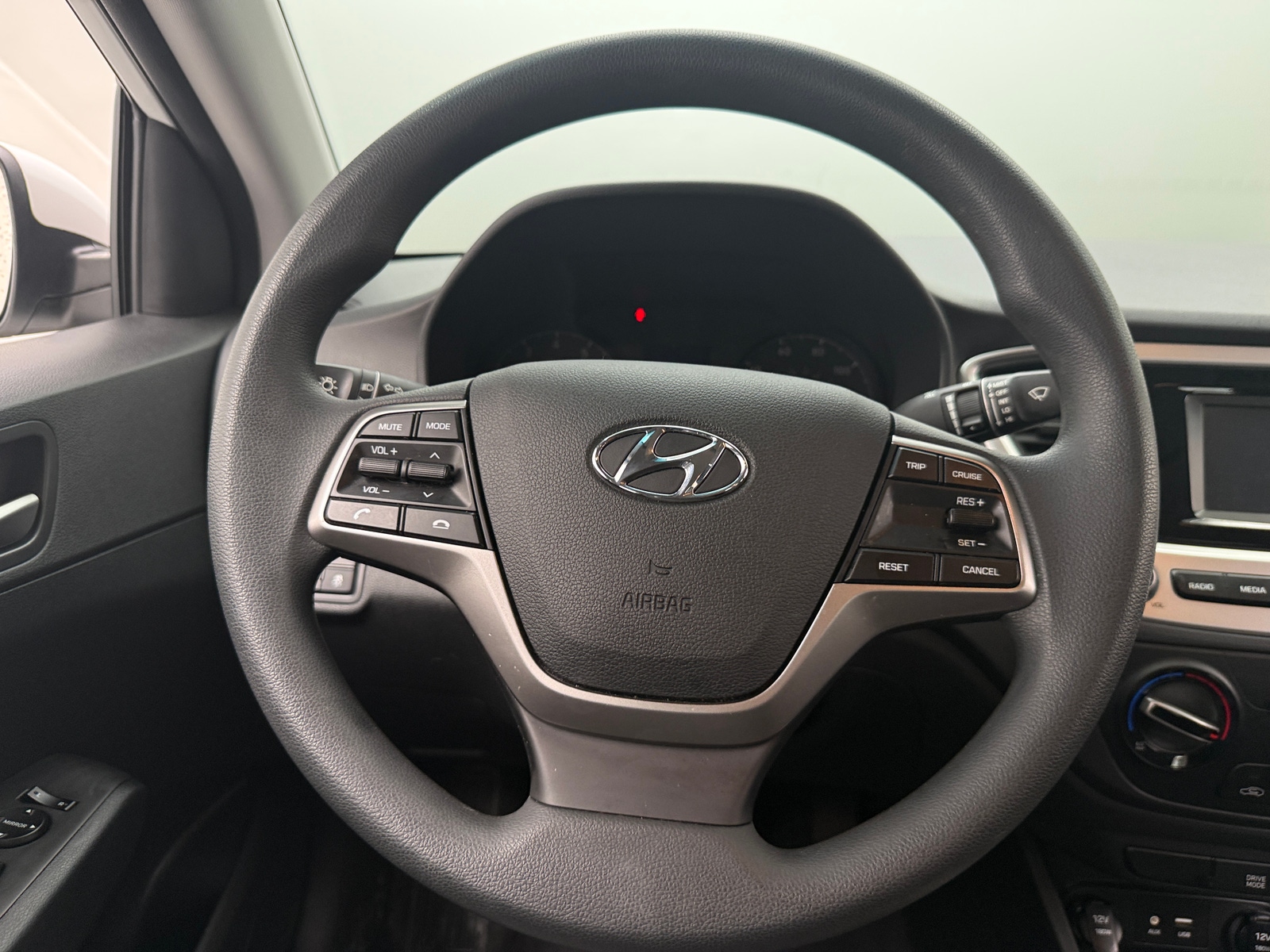 Thumbnail: 2022 Hyundai Accent - 5