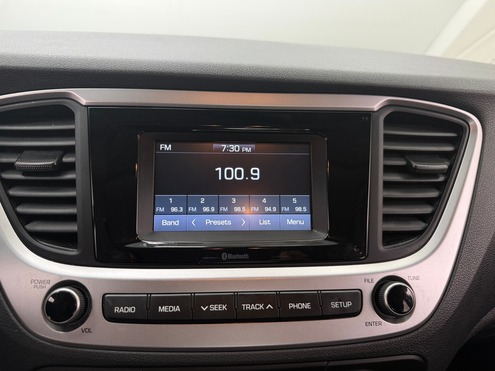 Thumbnail: 2022 Hyundai Accent - 4