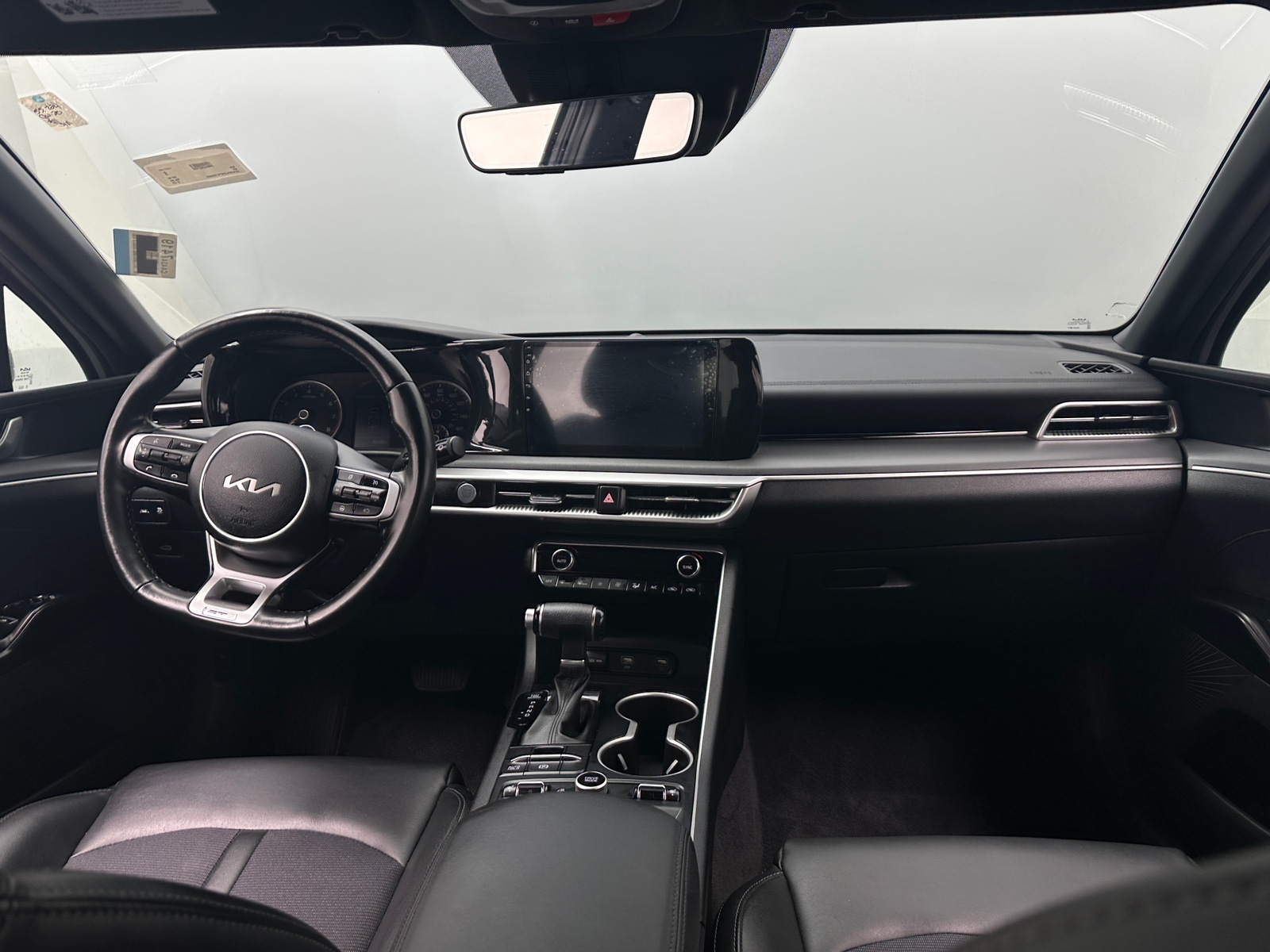 Thumbnail: 2023 Kia K5 - 3