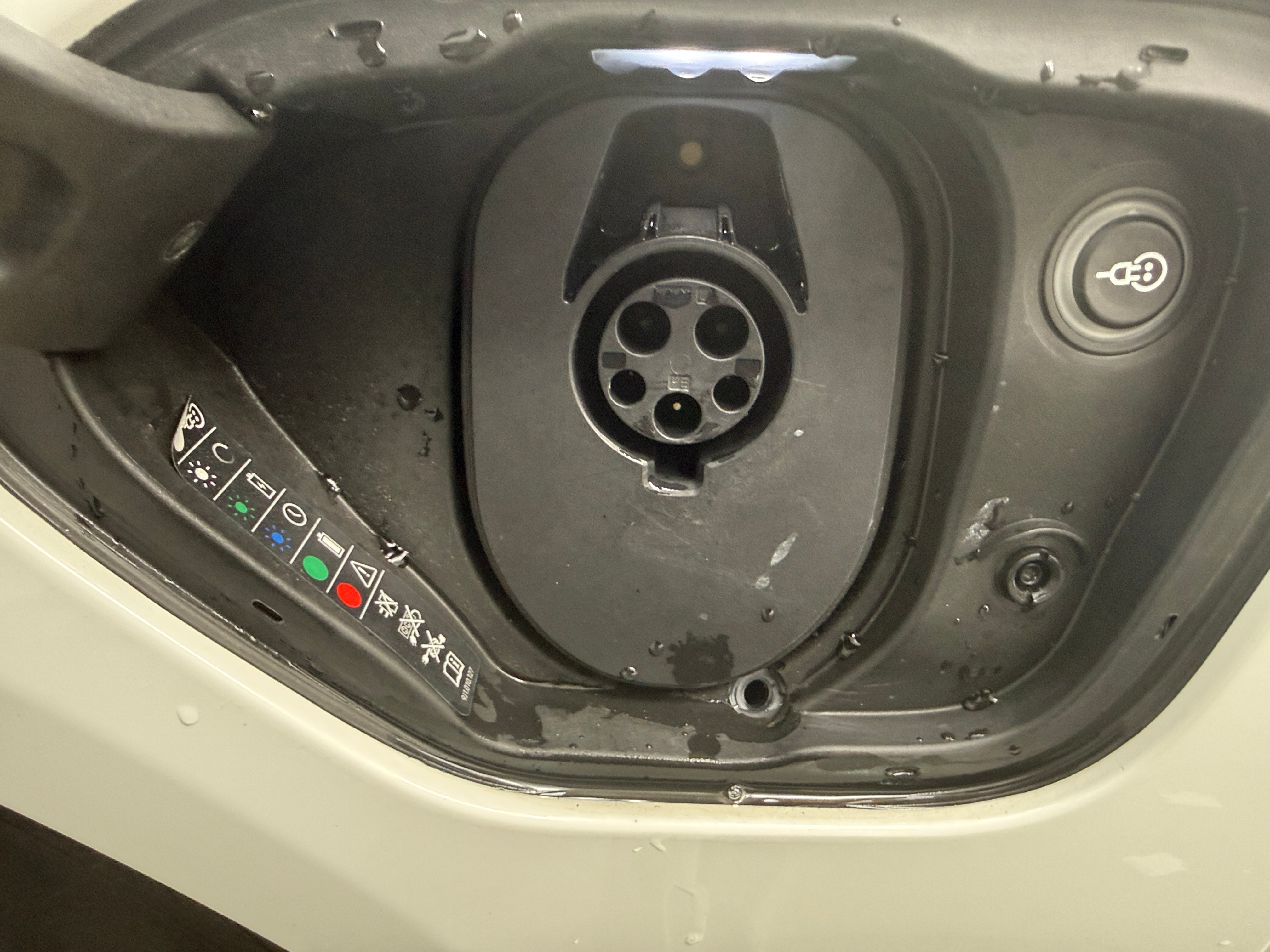 Used 2022 Porsche Taycan Base with VIN WP0AA2Y1XNSA15985 for sale in Oak Creek, WI