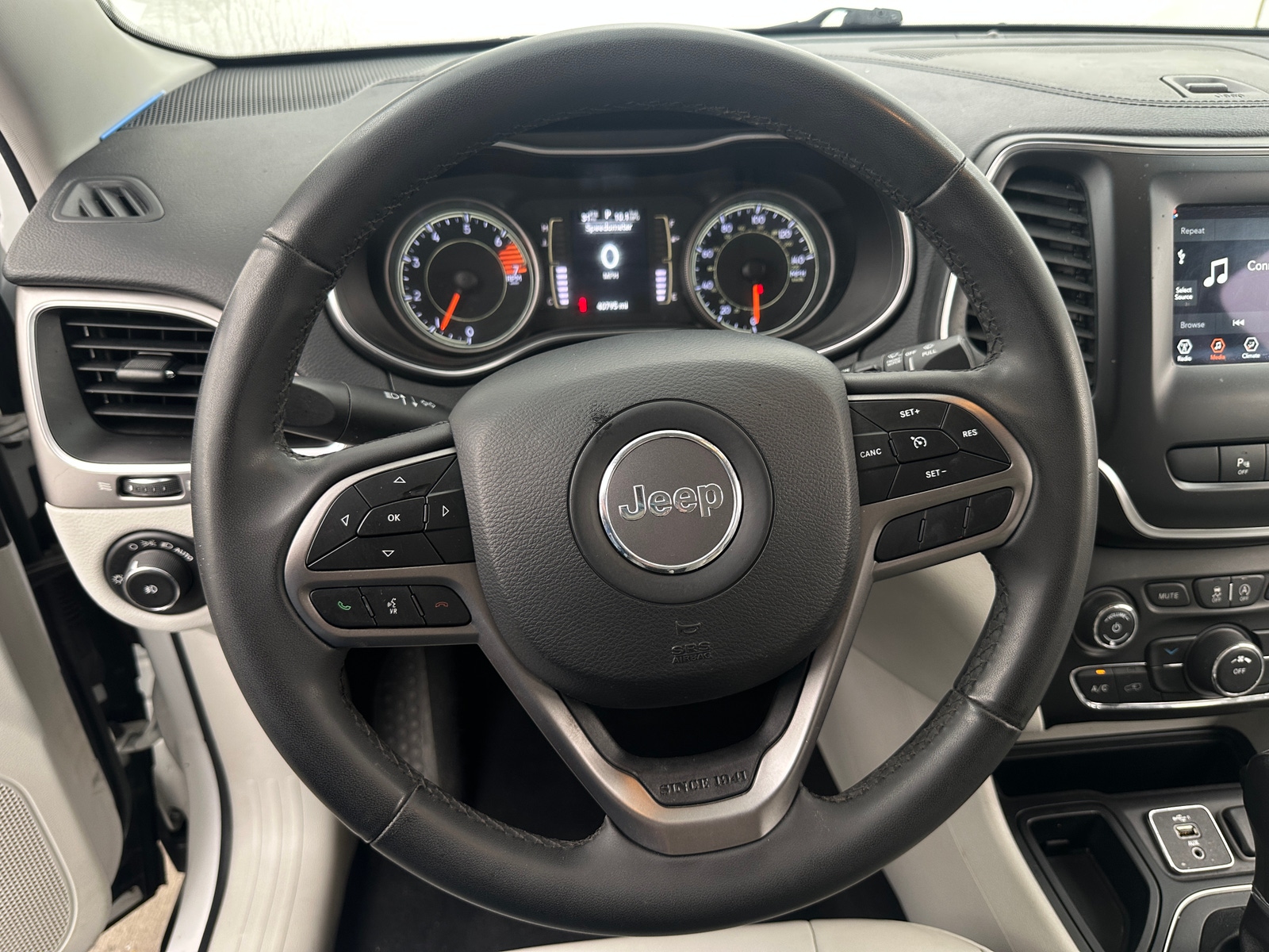 Thumbnail: 2020 Jeep Cherokee - 5