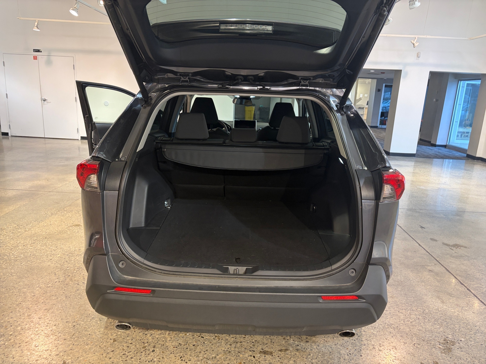 Thumbnail: 2025 Toyota RAV4 - 6