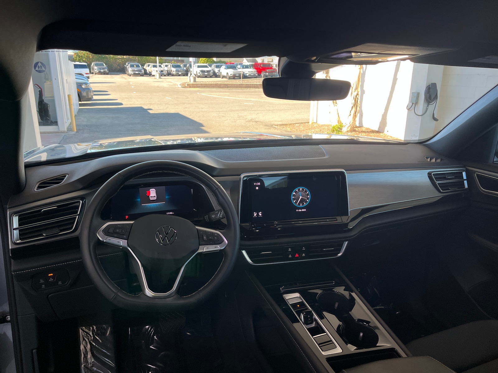 Thumbnail: 2025 Volkswagen Atlas - 3