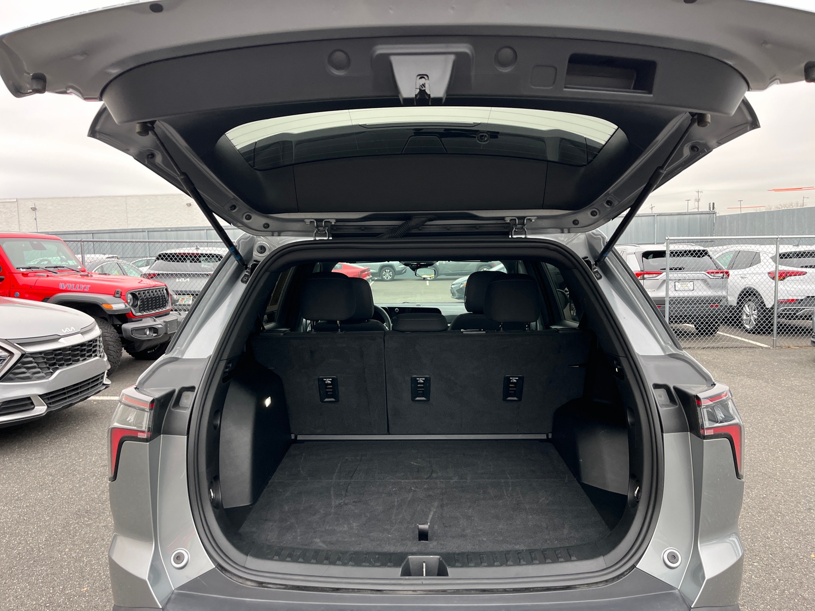 Thumbnail: 2025 Chevrolet Equinox - 6