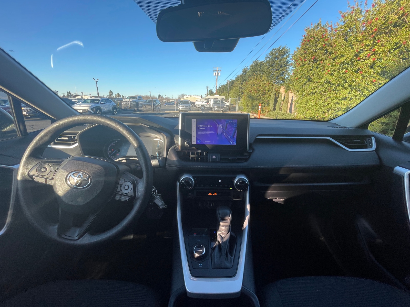 Thumbnail: 2025 Toyota RAV4 - 3