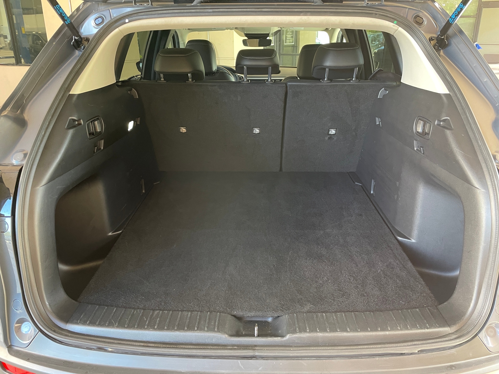 Thumbnail: 2025 Mazda CX-50 - 6