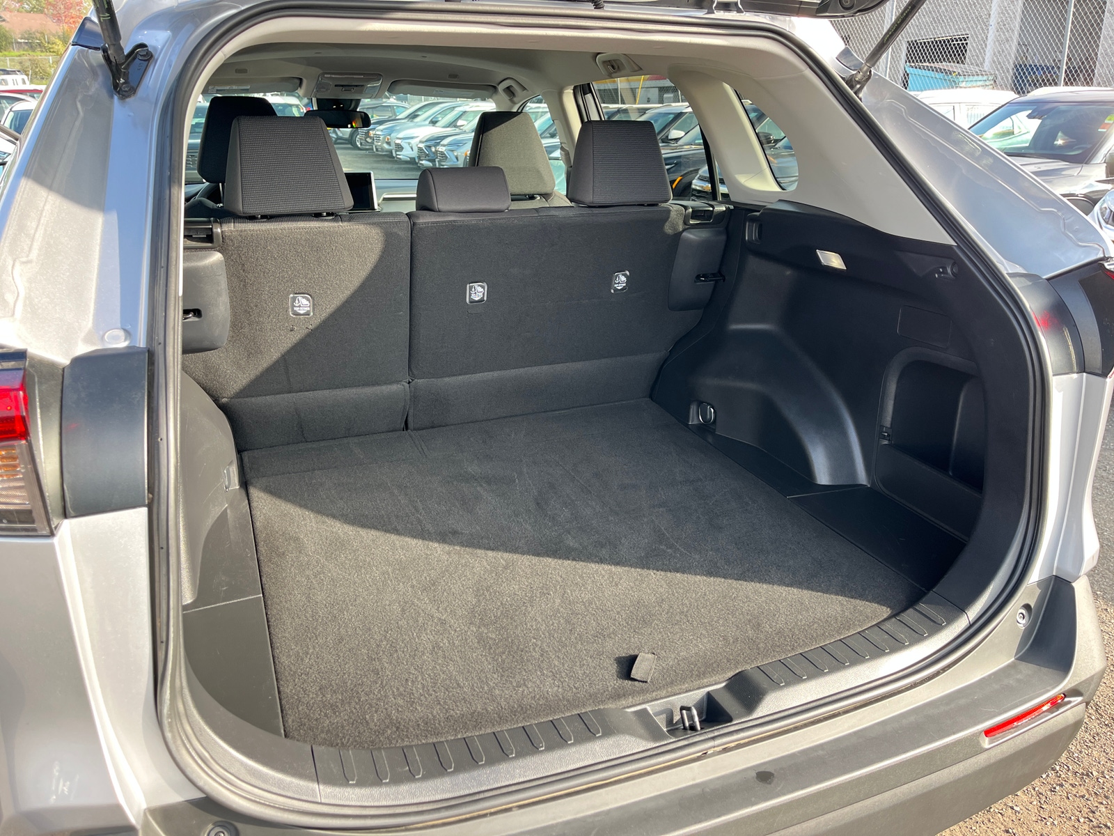 Thumbnail: 2025 Toyota RAV4 - 6